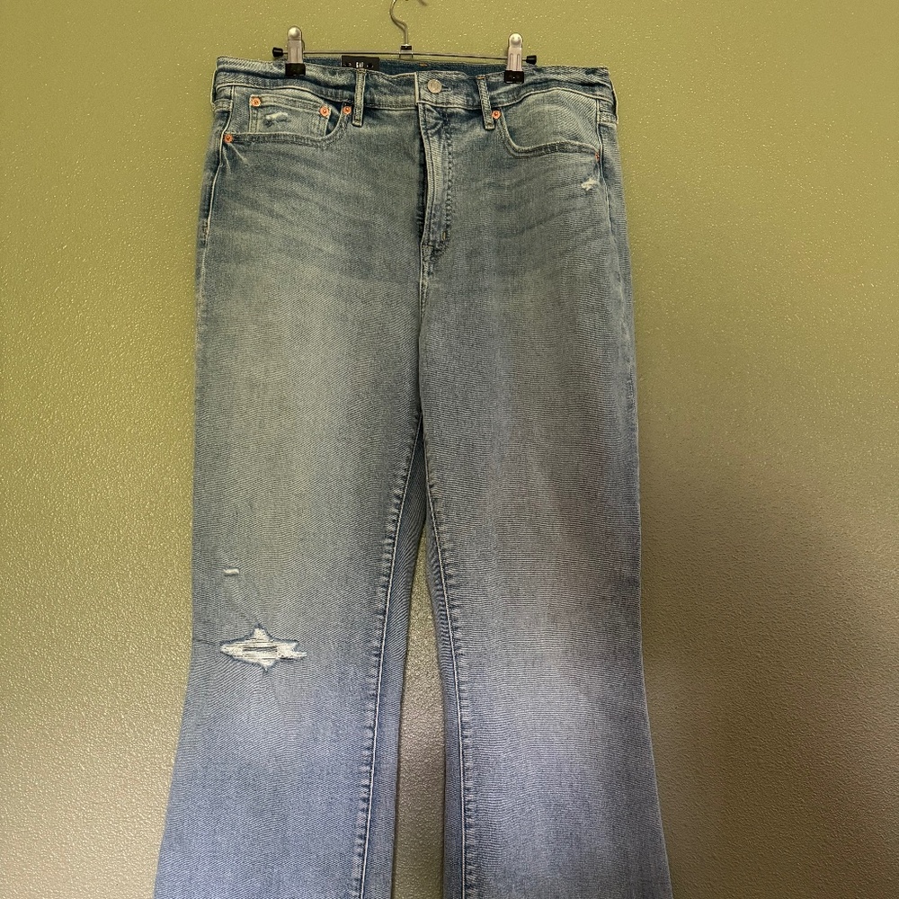 Gap 70s Flare High Rise women’s jeans